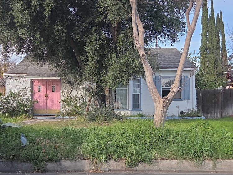 19807 Welby Way Los Angeles, CA 91306, Los Angeles County