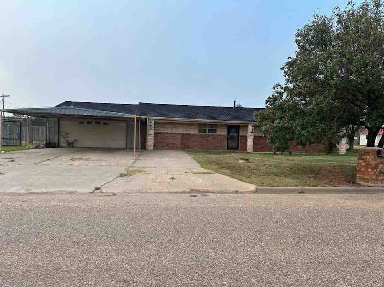 813 NW 8th Street Tulia, TX 79088, Swisher County