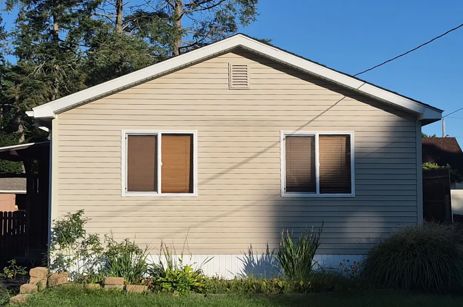 54 Royalton Street Chicopee, MA 01020, Hampden County