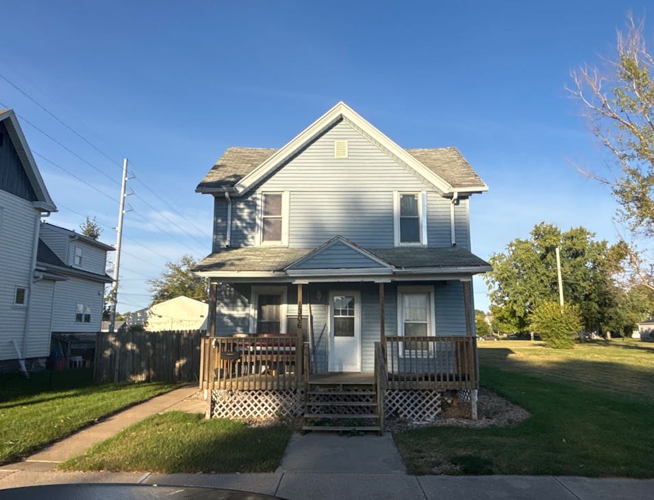 1306 5th St NW Cedar Rapids, IA 52405, Linn County