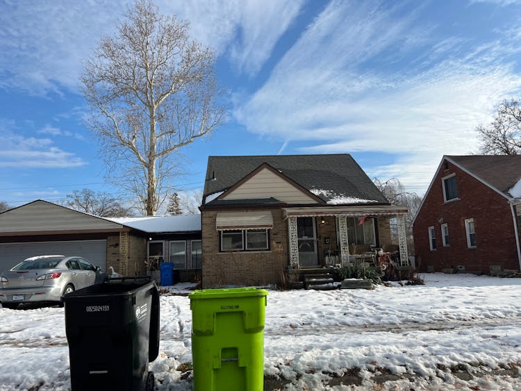 26380 Osmun St Madison Heights, MI 48071-3733, Oakland County