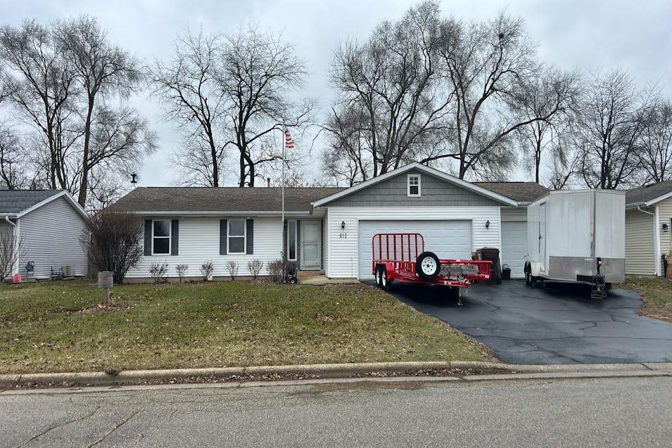 615 Winfield Dr South Beloit, IL 61080, Winnebago County