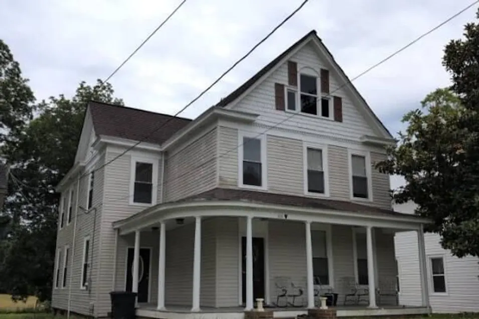 113 W Main Street Wakefield, VA 23888, Sussex County