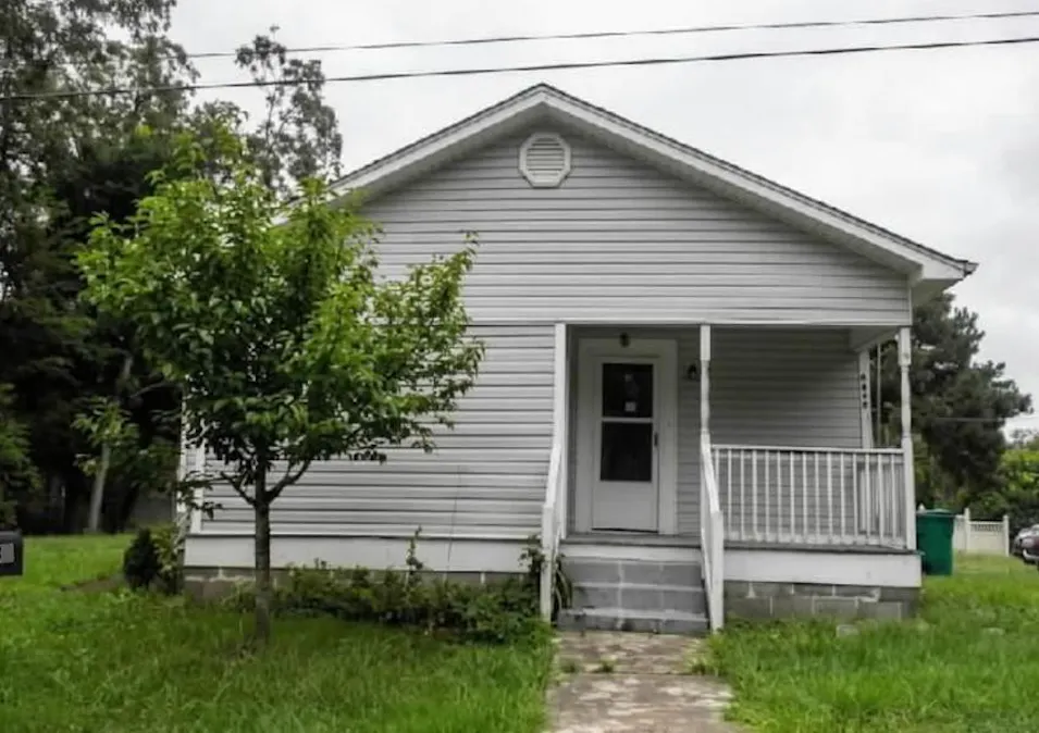 1143 Hickory St West Blocton, AL 35184, Bibb County
