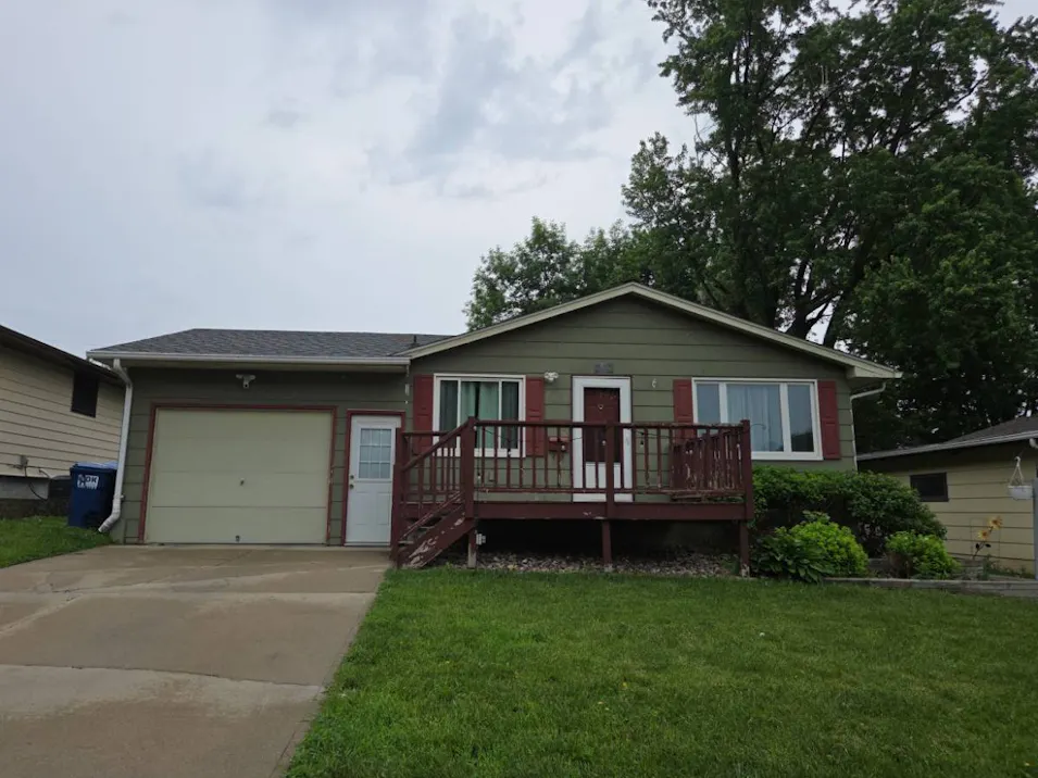 713 S Holt Avenue Sioux Falls, SD 57103, Minnehaha County