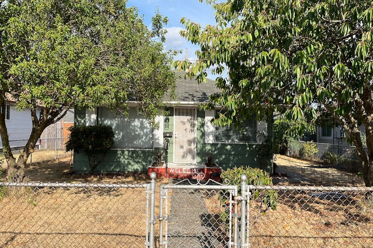 7221 S Warner St Tacoma, WA 98409, Pierce County