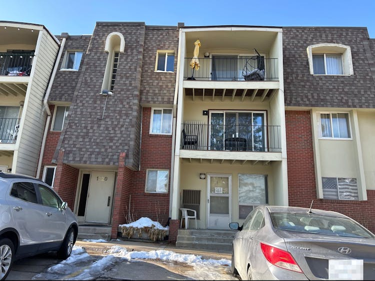 1220 S 120th Plaza Omaha, NE 68144, Douglas County