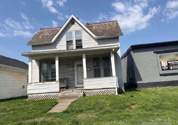 825 Moxahala Ave Zanesville, OH 43701, Muskingum County