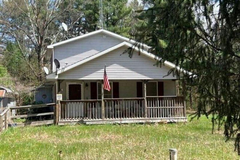Cypress Ave, Newaygo, MI 49337