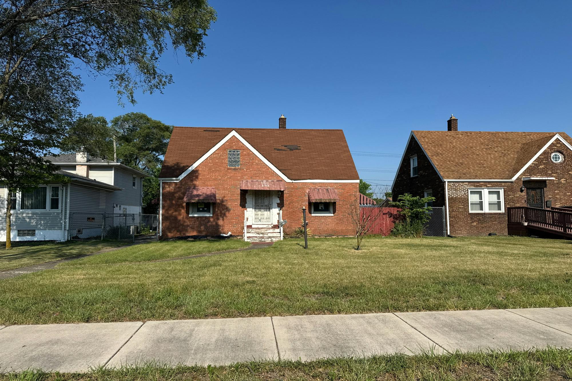 Kazimour Dr, Lake Barrington, IL 60010