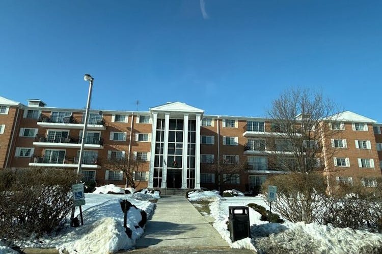 1060 N Farnsworth Ave Aurora, IL 60505, Kane County