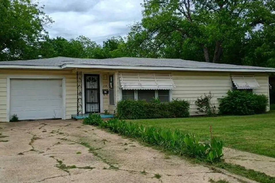 2300 Dartmore St Brownwood, TX 76801, Brown County