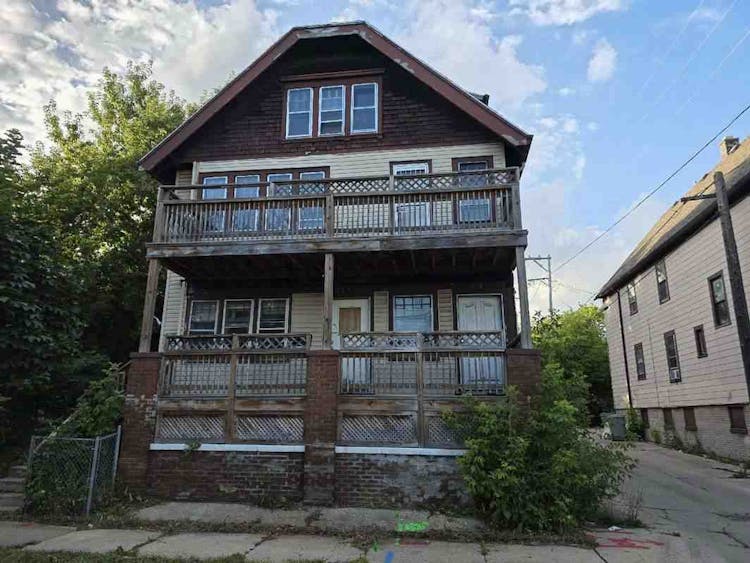 412 E 414 414a Chambers St Milwaukee, WI 53212, Milwaukee County