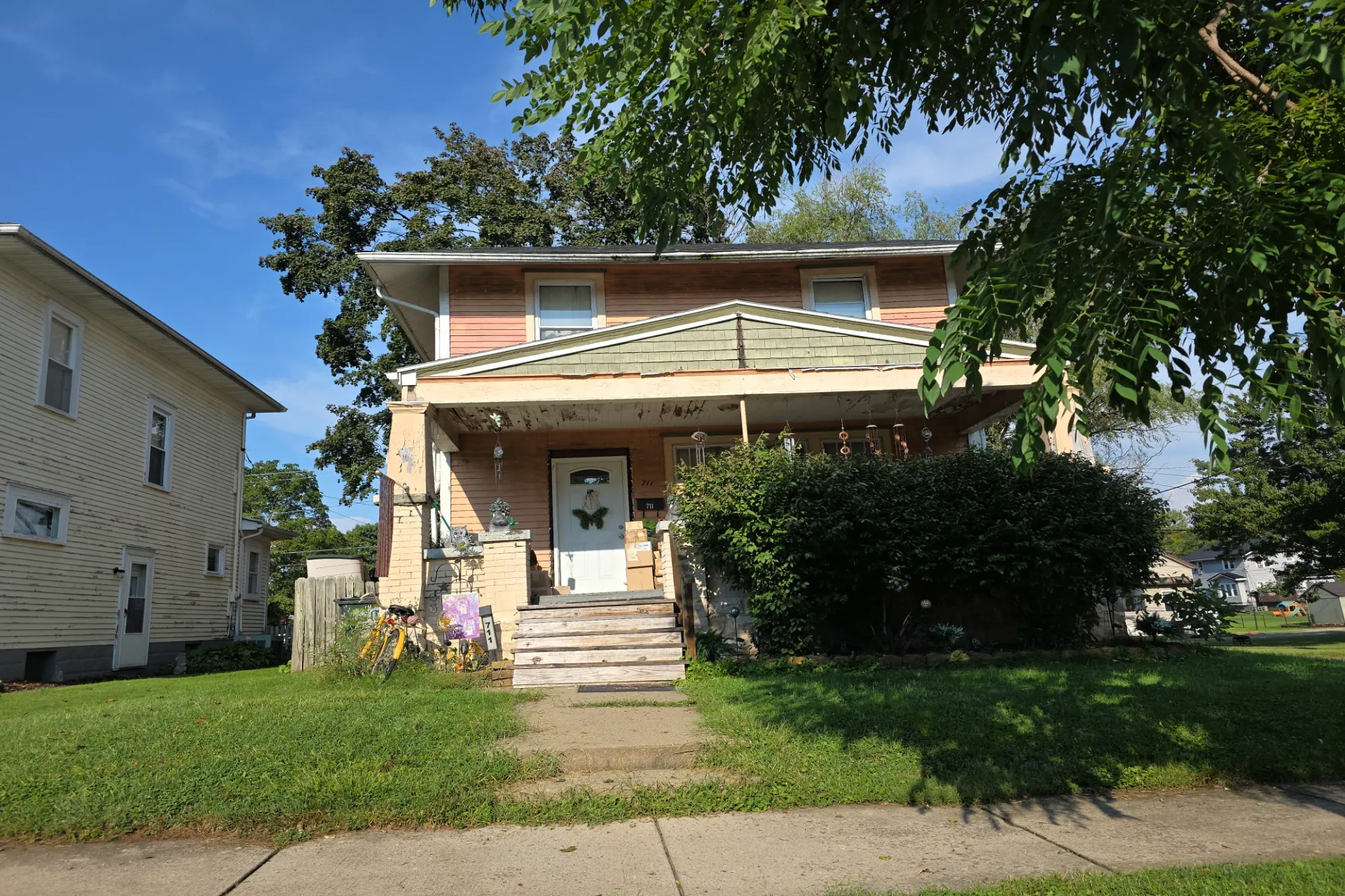 10th St, Cambridge, OH 43725