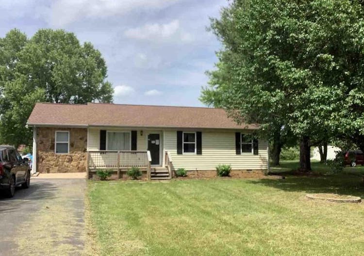 1440 Old Hwy 52 Lafayette, TN 37083, Macon County