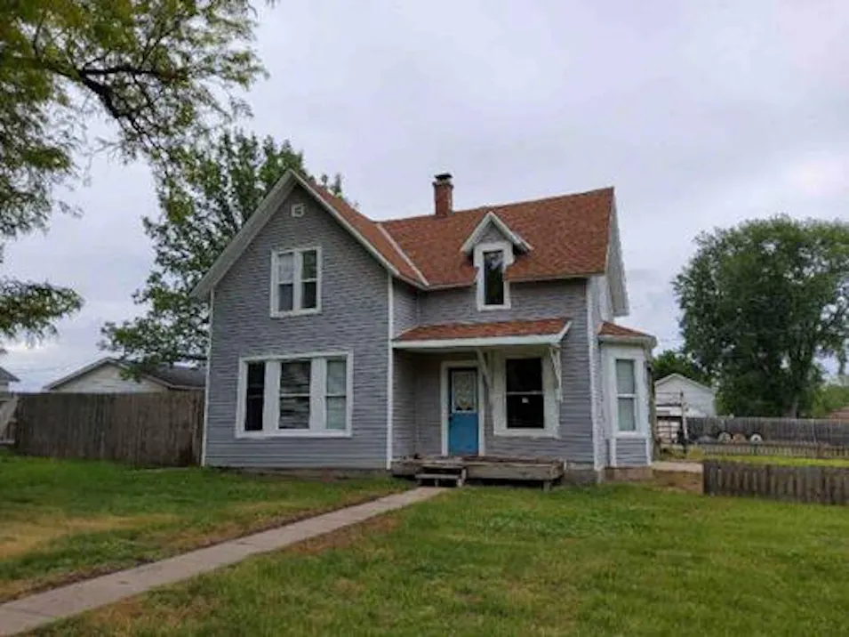 414 S Elm St Mead, NE 68041, Saunders County