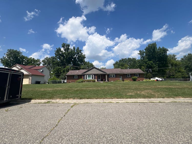 29150 Bretton St Livonia, MI 48152, Wayne County