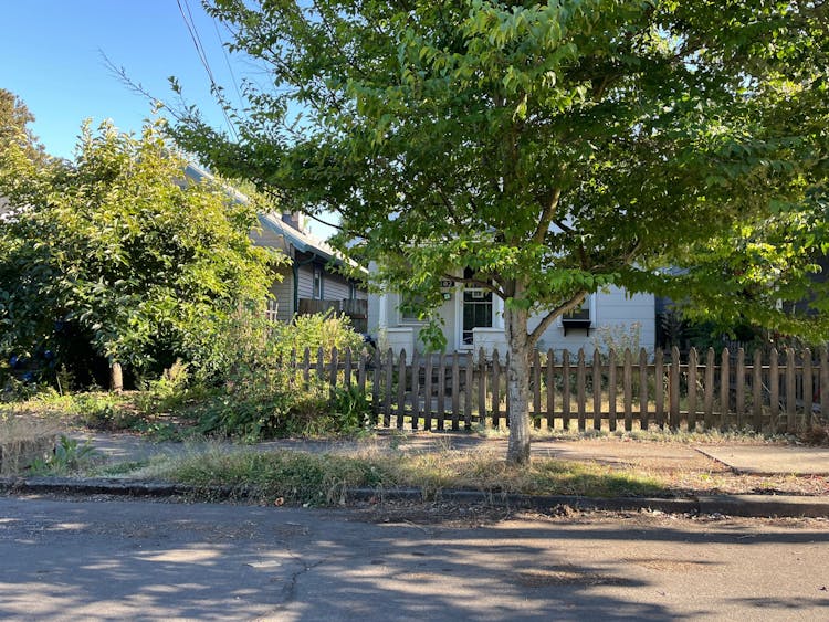 1102 N Winchell St Portland, OR 97217, Multnomah County