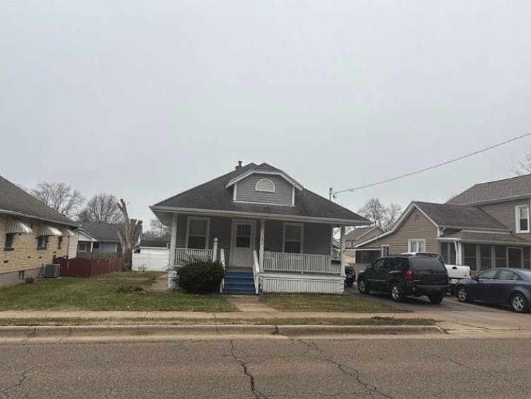 693 E Bluff St Marseilles, IL 61341, La Salle County