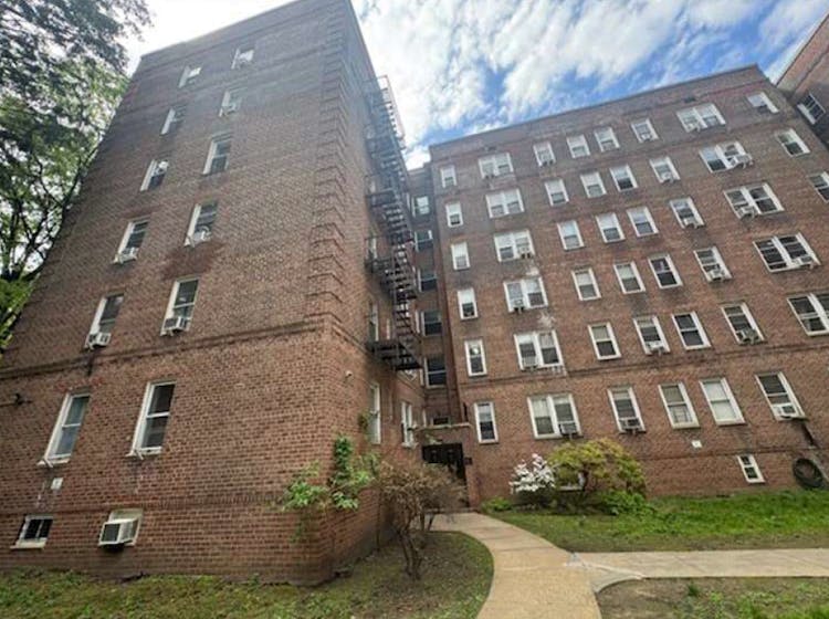 3550 75th St Apt 6d Jackson Heights, NY 11372, Queens County