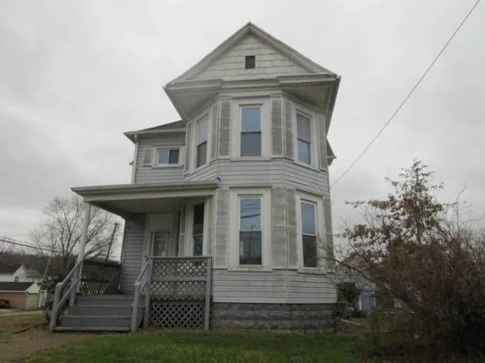 1533 4th Street Moundsville, WV 26041, Marshall County