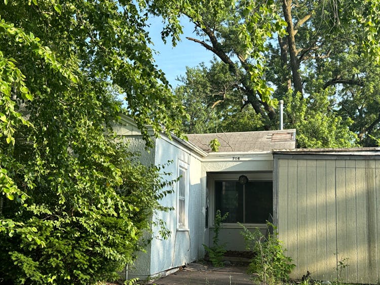 704 East 3rd Street Cameron, MO 64429, Clinton County