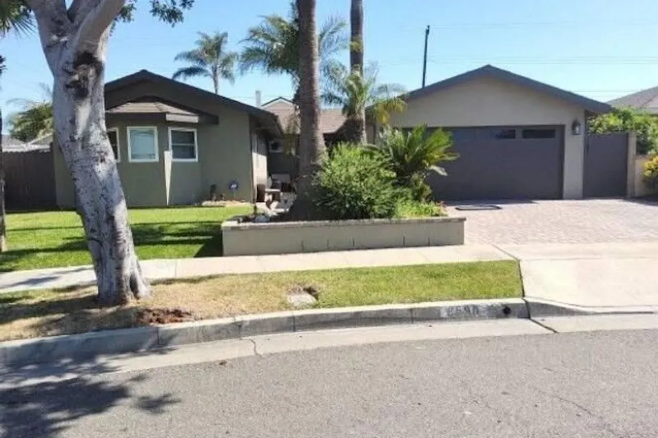 8590 El Arroyo Avenue Fountain Valley, CA 92708, Orange County