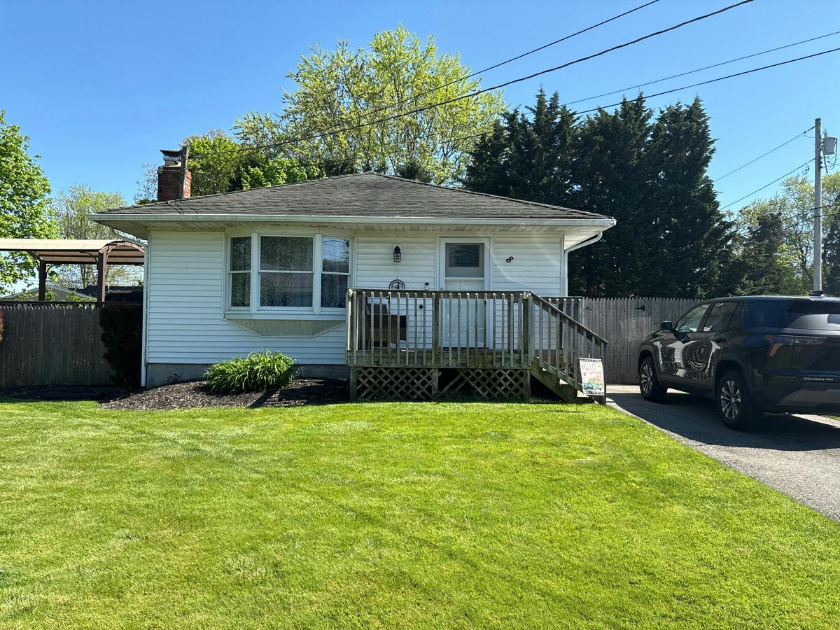 King Rd, Mastic Beach, NY 11951