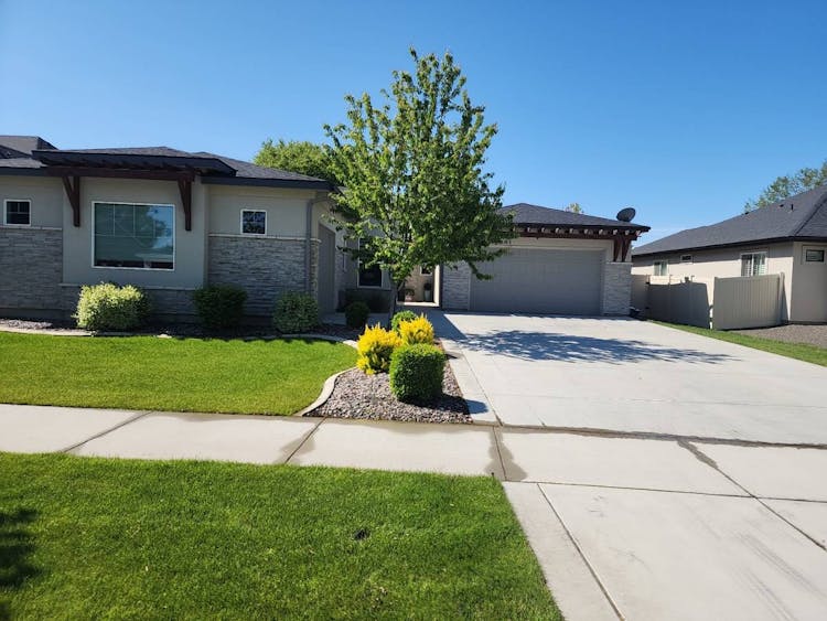 4165 W Prickly Pear Dr Eagle, ID 83616, Ada County