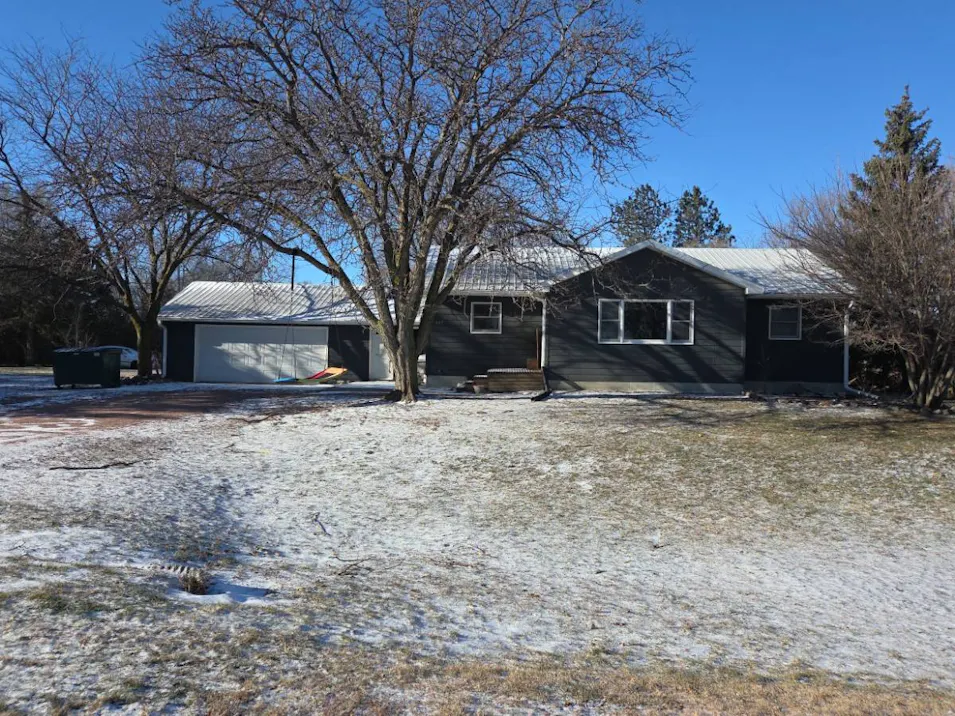 609 N Main St White Lake, SD 57383, Aurora County