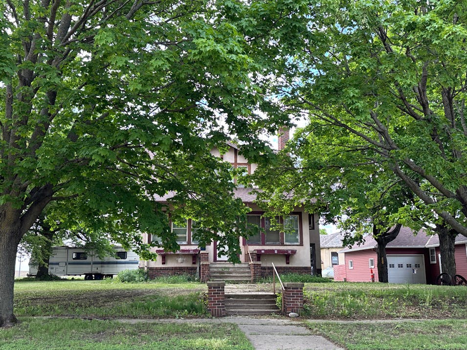 101 North Adrian Street Darfur, MN 56022, St. James County