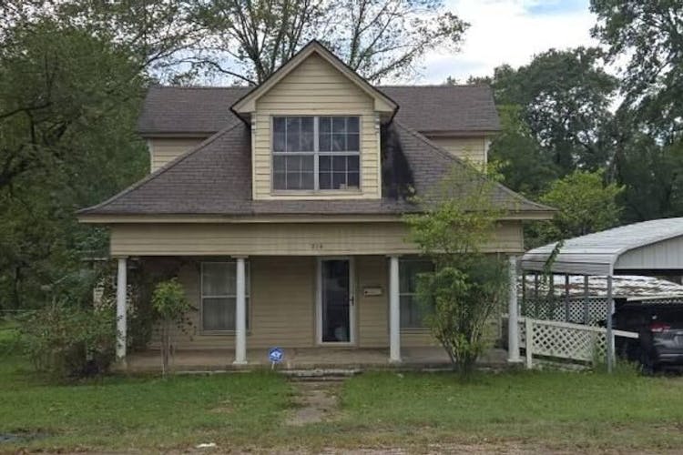 214 South 9th Street De Queen, AR 71832, Sevier County