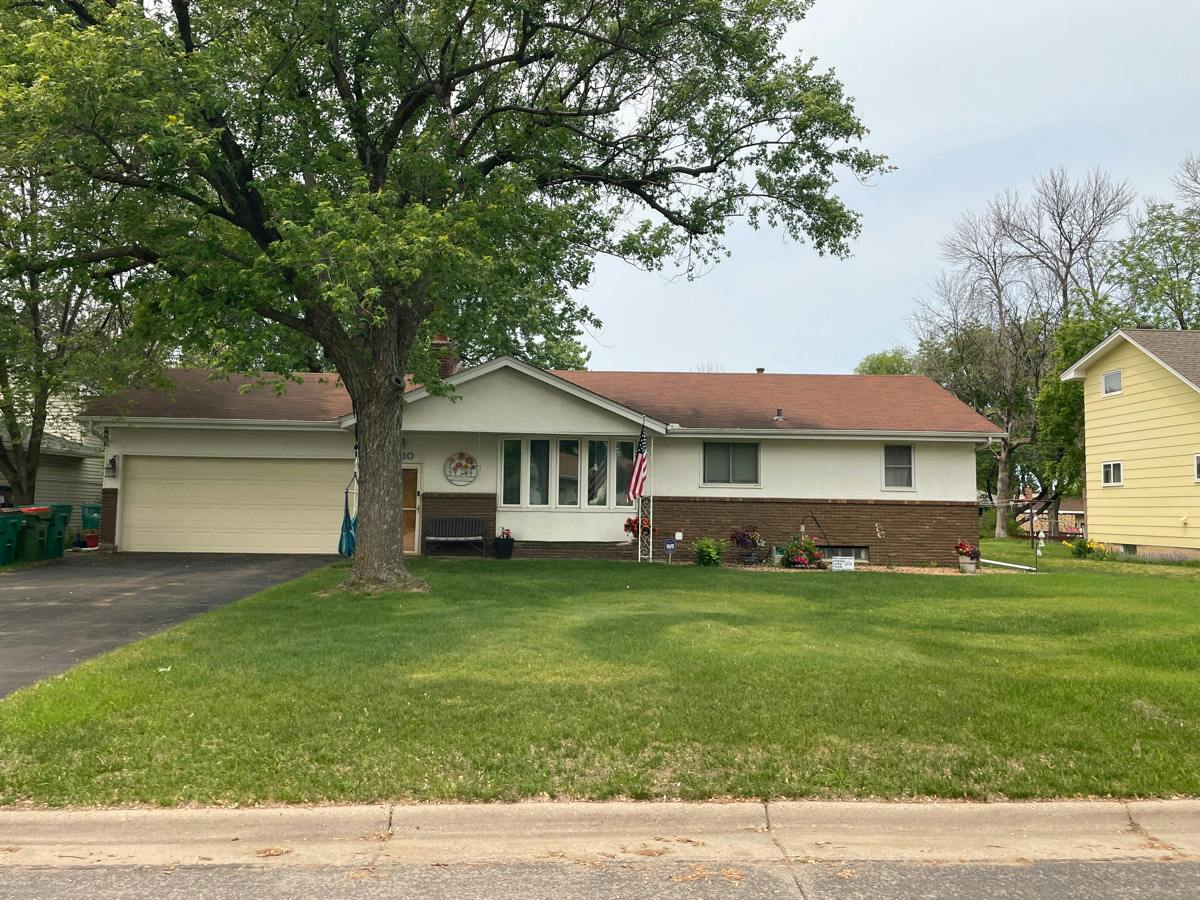 Quincy St, Minneapolis, MN 55432