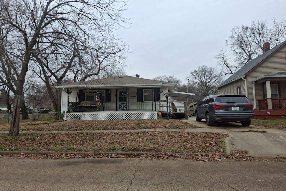 208 SW Orchard St. Topeka, KS 66606, Shawnee County