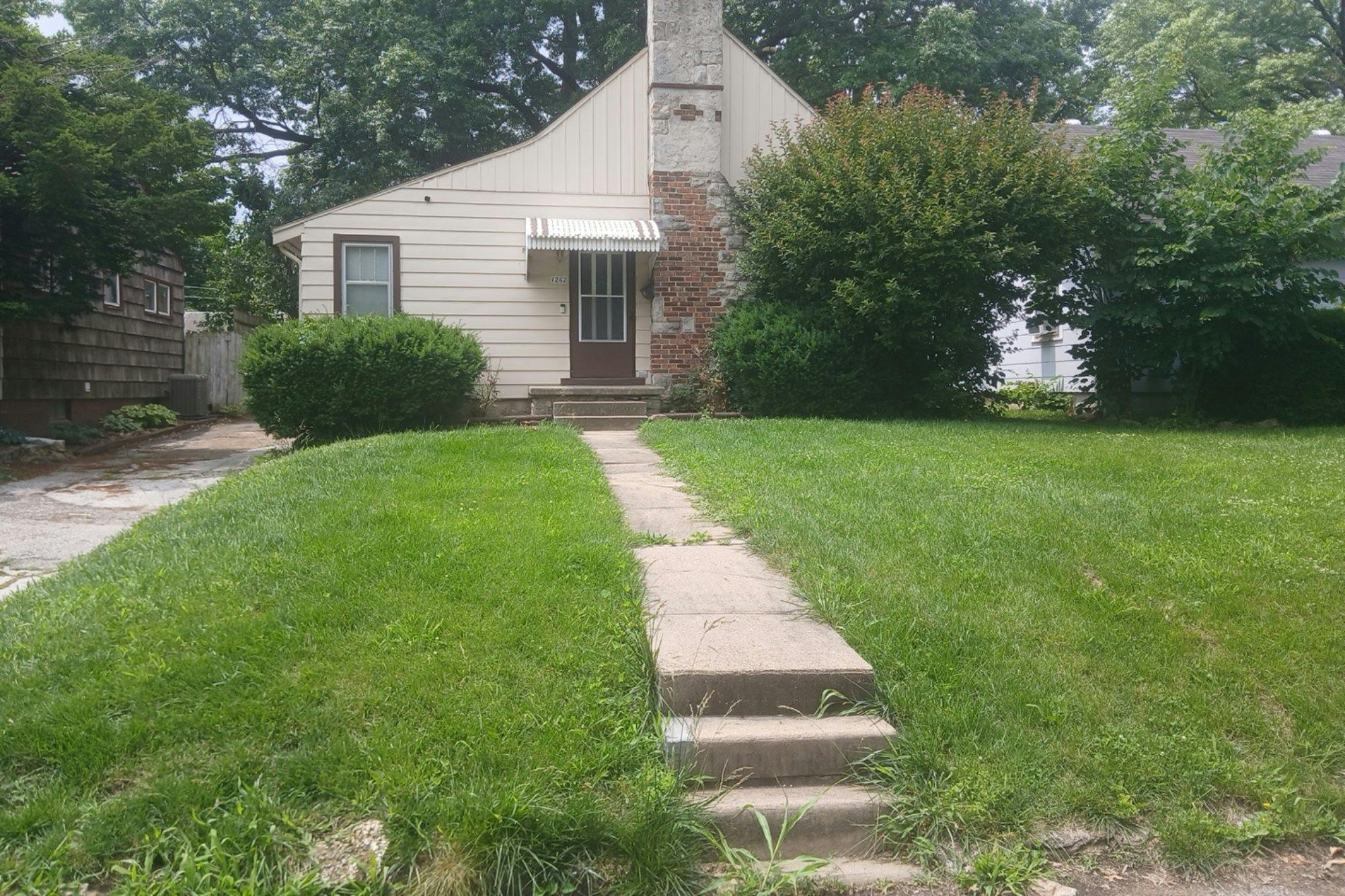 Franklin Dr, Independence, MO 64052