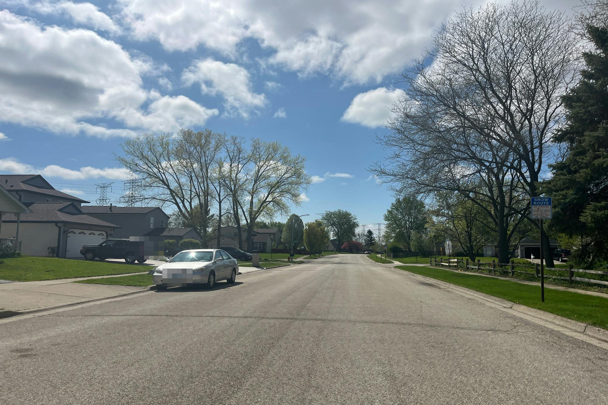 Longford Dr, Elgin, IL 60120