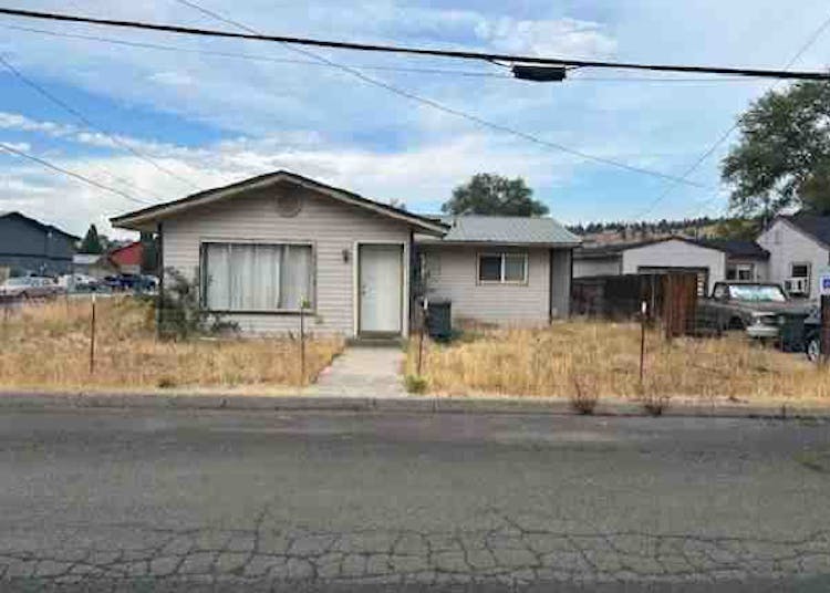 596 SW Madison St Madras, OR 97741, Jefferson County