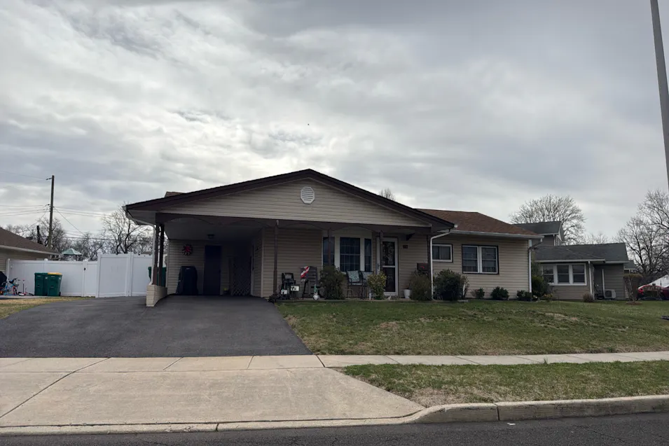 14 Leisure Ln Levittown, PA 19054, Bucks County