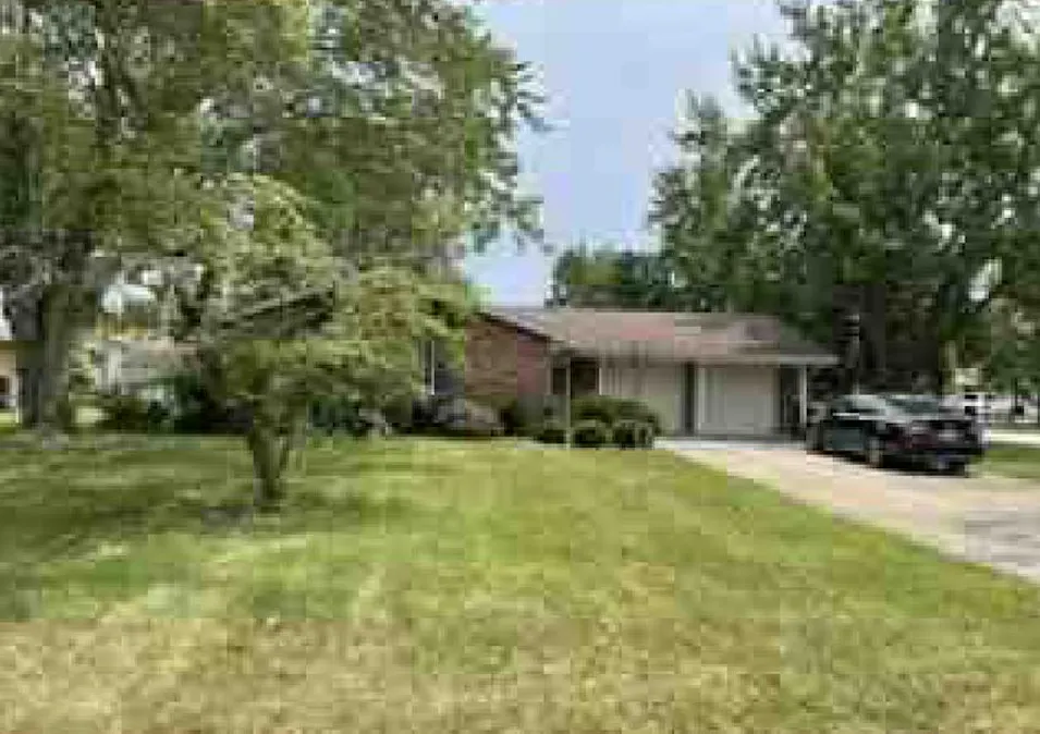 823 Poppy Dr Wapakoneta, OH 45895, Auglaize County