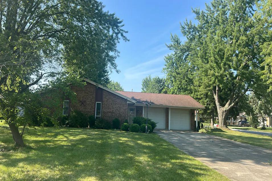 823 Poppy Dr Wapakoneta, OH 45895, Auglaize County