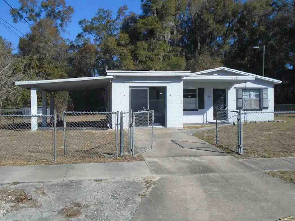 709 W Mansfield St Deland, FL 32720, Volusia County