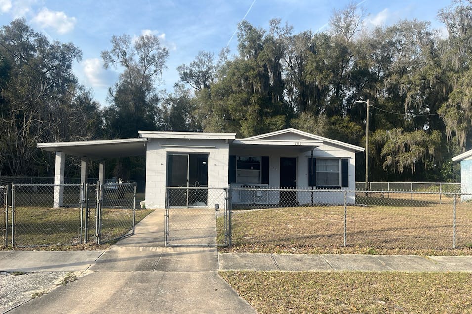 709 W Mansfield St Deland, FL 32720, Volusia County