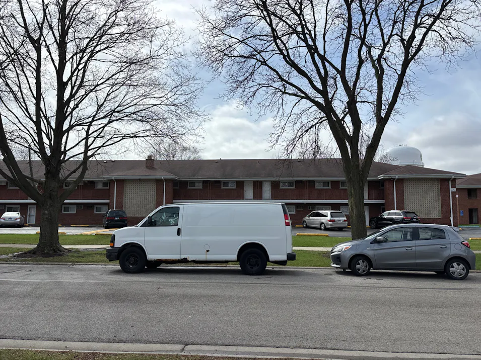 135 Dover Drive Unit 11 Des Plaines, IL 60018, Cook County