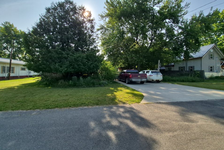 226 N Ewen St Maple Rapids, MI 48853, Clinton County