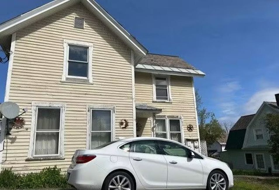 28 Pine St Granville, NY 12832, Washington County