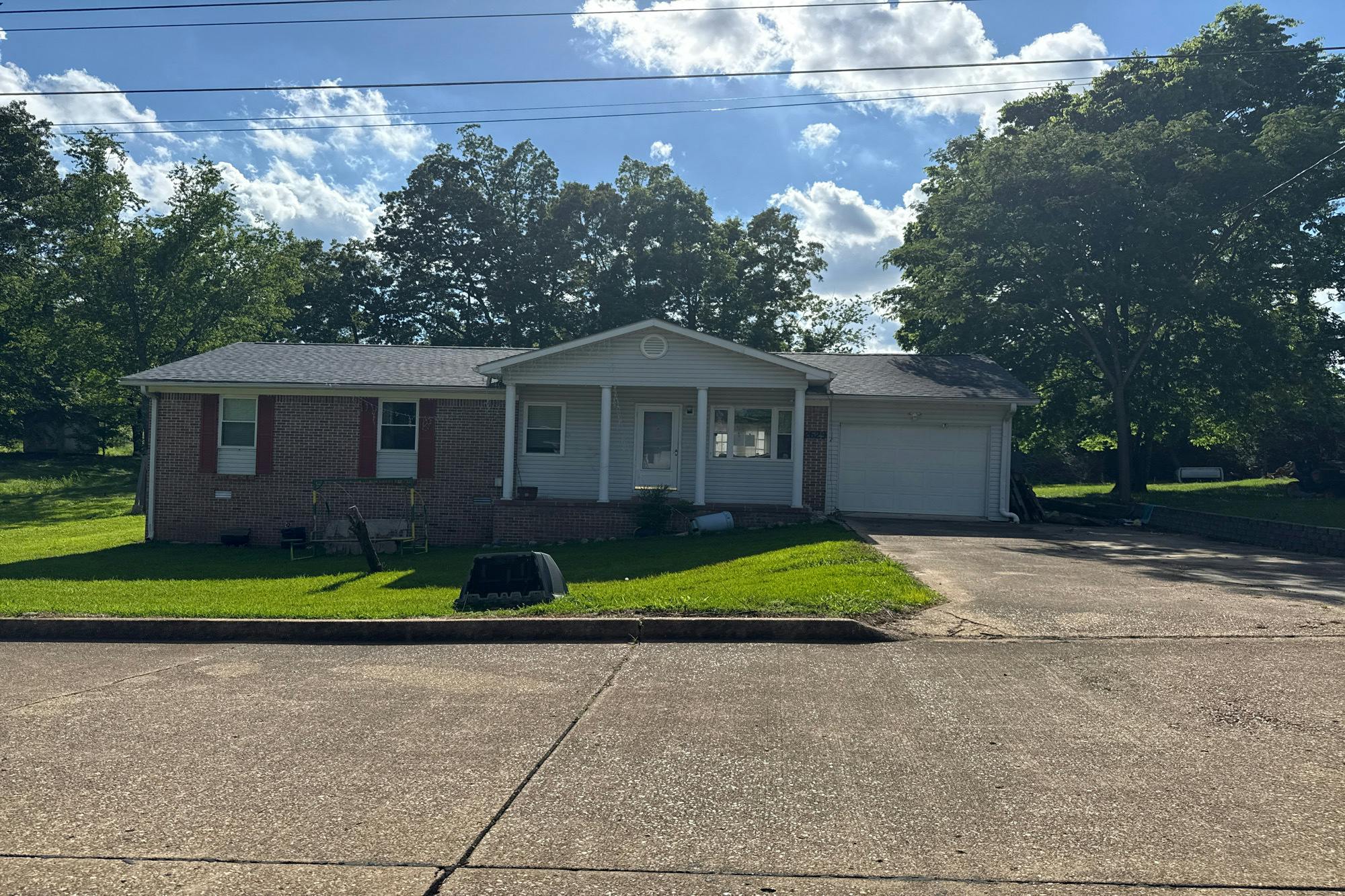 Avondale St, Poplar Bluff, MO 63901