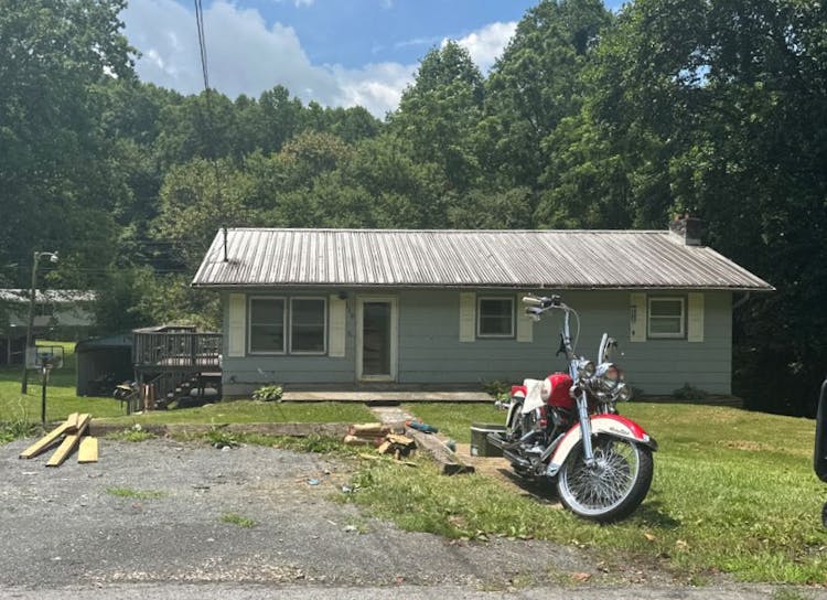 116 Forest Crest Ln Elizabethton, TN 37643, Carter County
