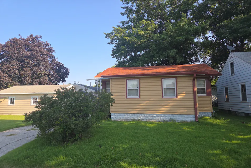 805 22nd Avenue East Moline, IL 61244, Rock Island County