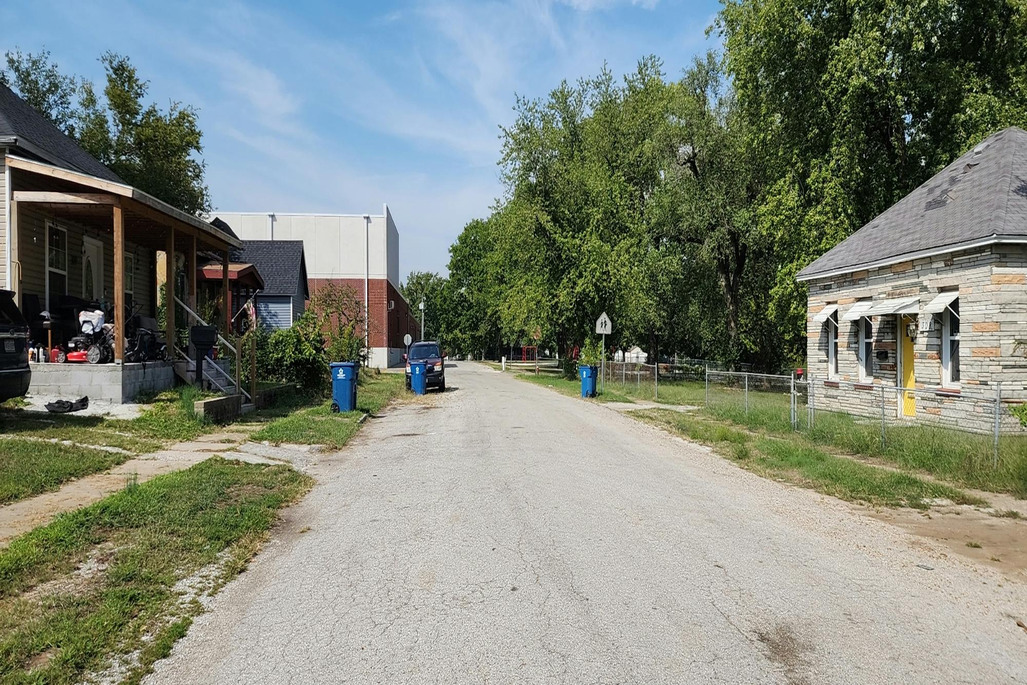 Wilson St, Carterville, MO 64835