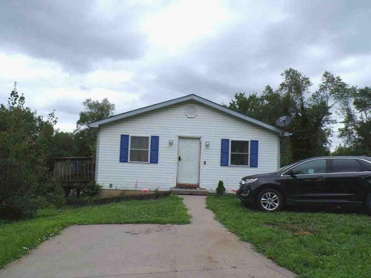 604 W Royle St Richmond, MO 64085, Ray County